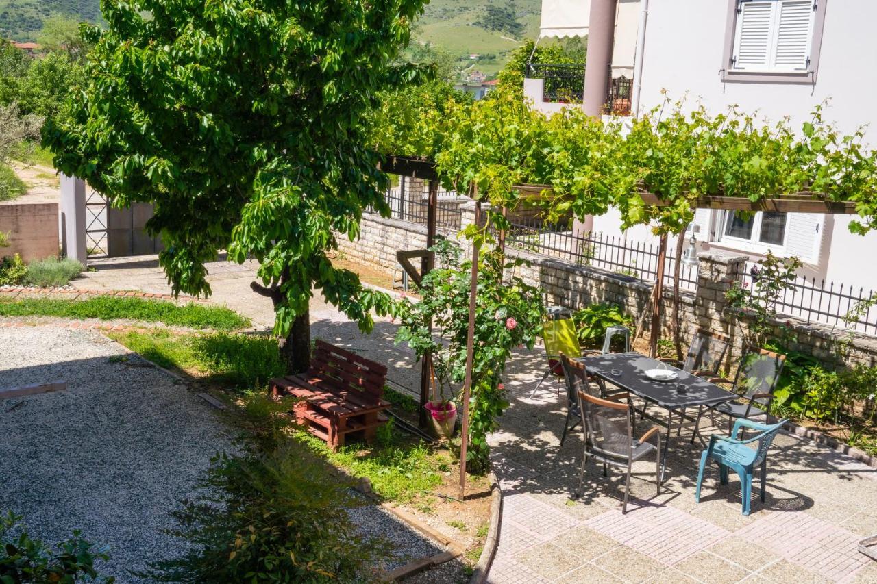 Secret Garden 76 Sq.M. Apartment Close To City Center Ioánina Exterior foto